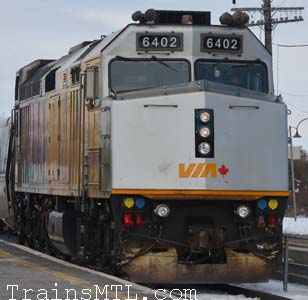 Locomotive VIA6402 right side with new colors/ coté droit avec nouvelles couleurs